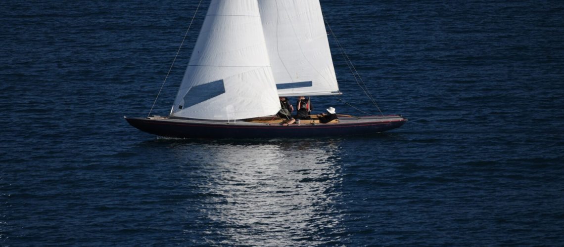 photo-of-sailboat-on-ocean-2407490